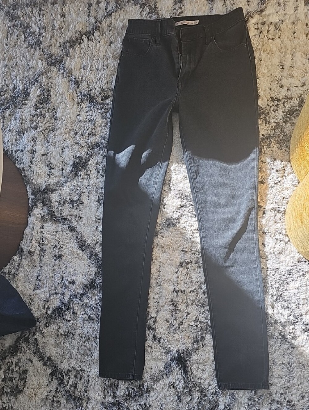 Levi's 721 High-Rise Black Women’s Skinny Jeans Size 26 - Picture 2 of 5